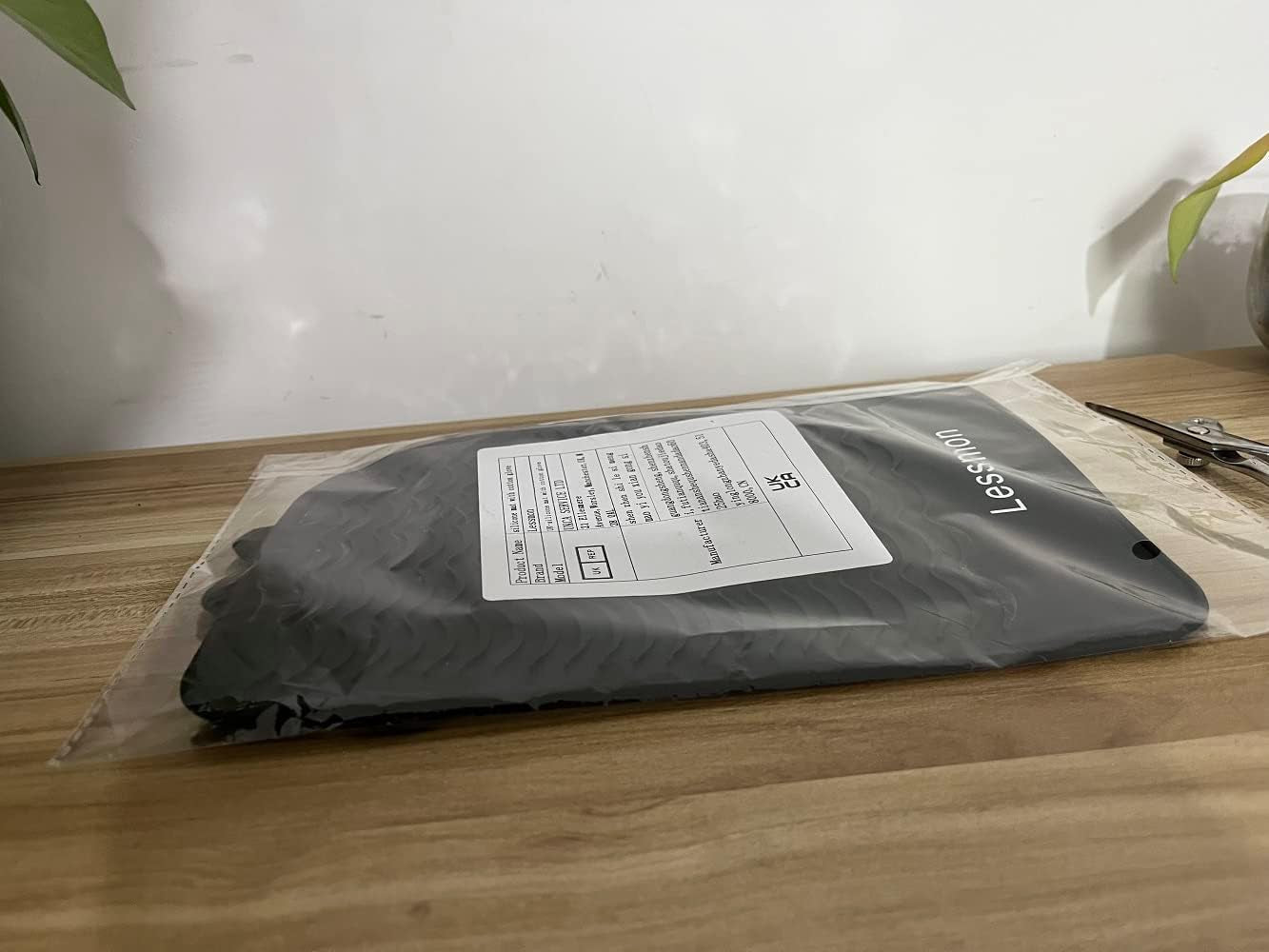 Flat Iron Travel Mat, Curling Iron Counter Protector with Heat Resistant Glove for Curling Irons, Hair Straightener, Flat Irons and Hair Styling Tools, 9” X 6.5”, Black by