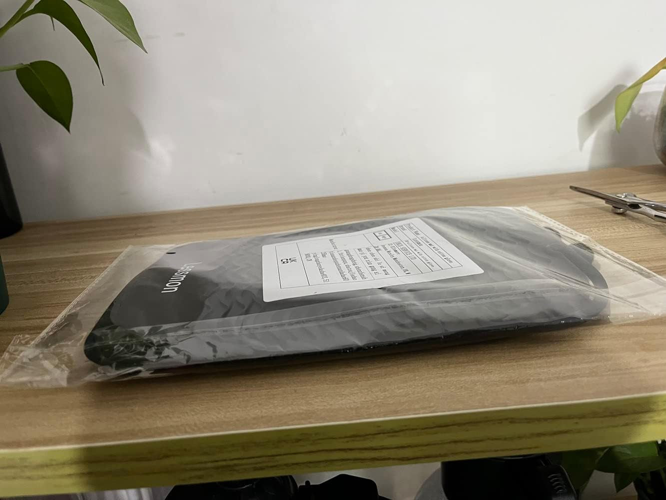 Flat Iron Travel Mat, Curling Iron Counter Protector with Heat Resistant Glove for Curling Irons, Hair Straightener, Flat Irons and Hair Styling Tools, 9” X 6.5”, Black by