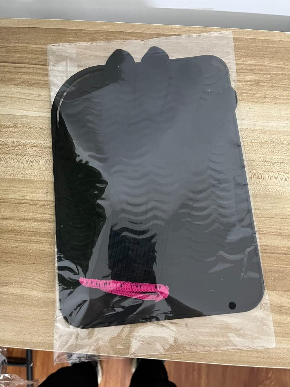 Flat Iron Travel Mat, Curling Iron Counter Protector with Heat Resistant Glove for Curling Irons, Hair Straightener, Flat Irons and Hair Styling Tools, 9” X 6.5”, Black by